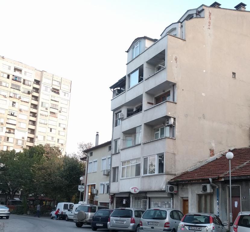 Apartamento Modern Flat Near Downtown Plovdiv Exterior foto